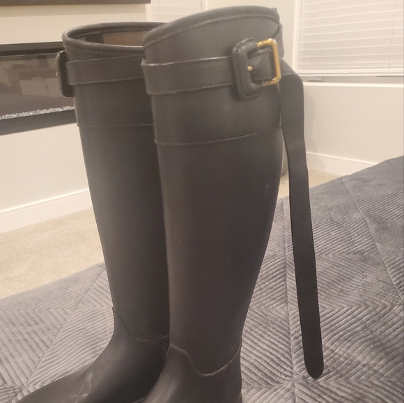 Burberry wellington rain boots in black - Picture 4 of 6